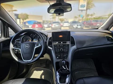 Used Opel Astra 2015 Used Opel Astra 2015 used_cars.forSale