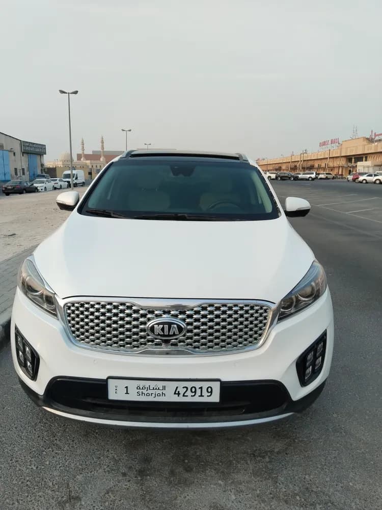 كيا سورينتو 3.3L Base AWD 2015 مستعملة