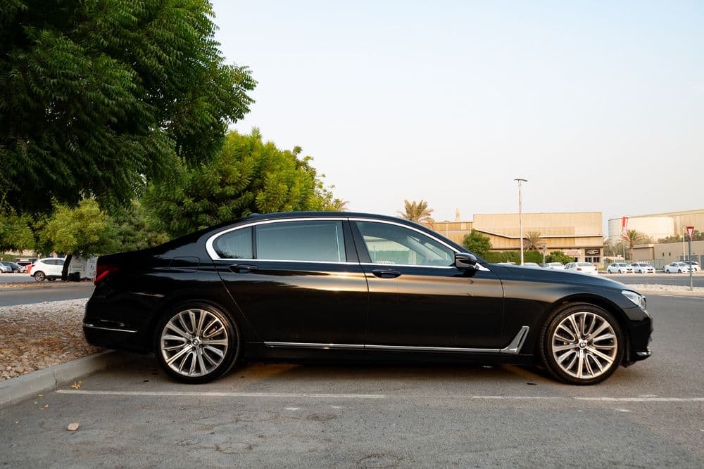 مستعملة بي إم دبليو الفئة السابعة 740Li 2017