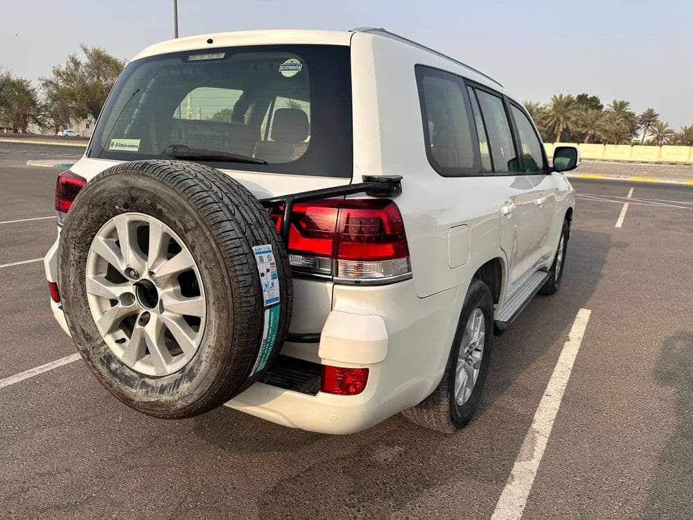 مستعملة تويوتا لاند كروزر 4.0L GXR 2019