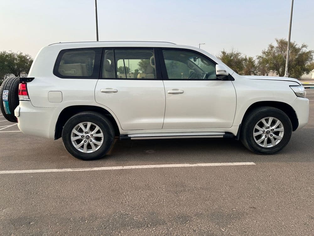 مستعملة تويوتا لاند كروزر 4.0L GXR 2019