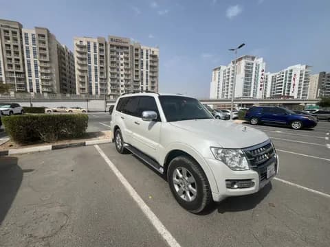 ميتسوبيشي باجيرو 3.0L GLS 5 Door Mid 2019 مستعملة