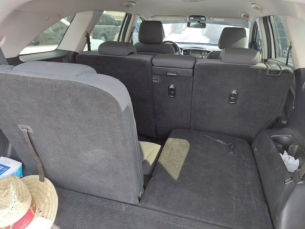 كيا سورينتو 2.4L 7 Seater 2016 مستعملة