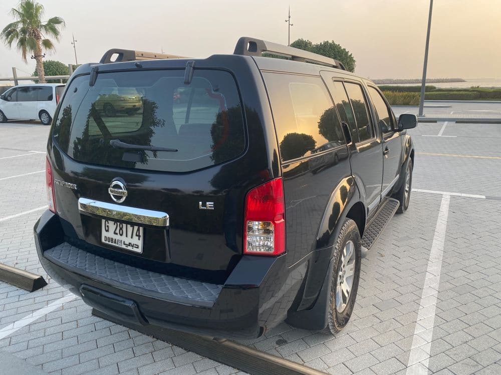 Used Nissan Pathfinder LE 2008