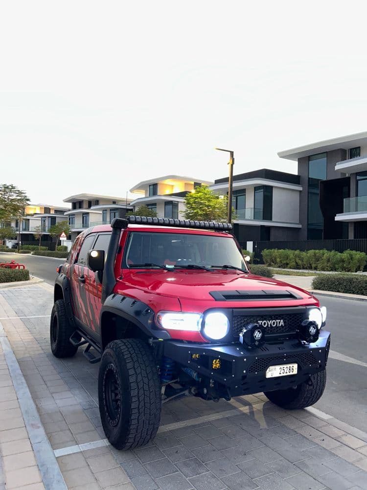 تويوتا اف جاي كروزر 4.0L VXR 2021 مستعملة