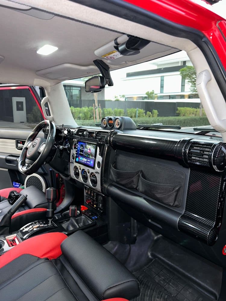 تويوتا اف جاي كروزر 4.0L VXR 2021 مستعملة