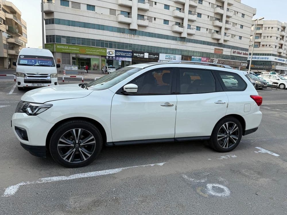 مستعملة نيسان باثفايندر 3.5L SV 4WD 2018