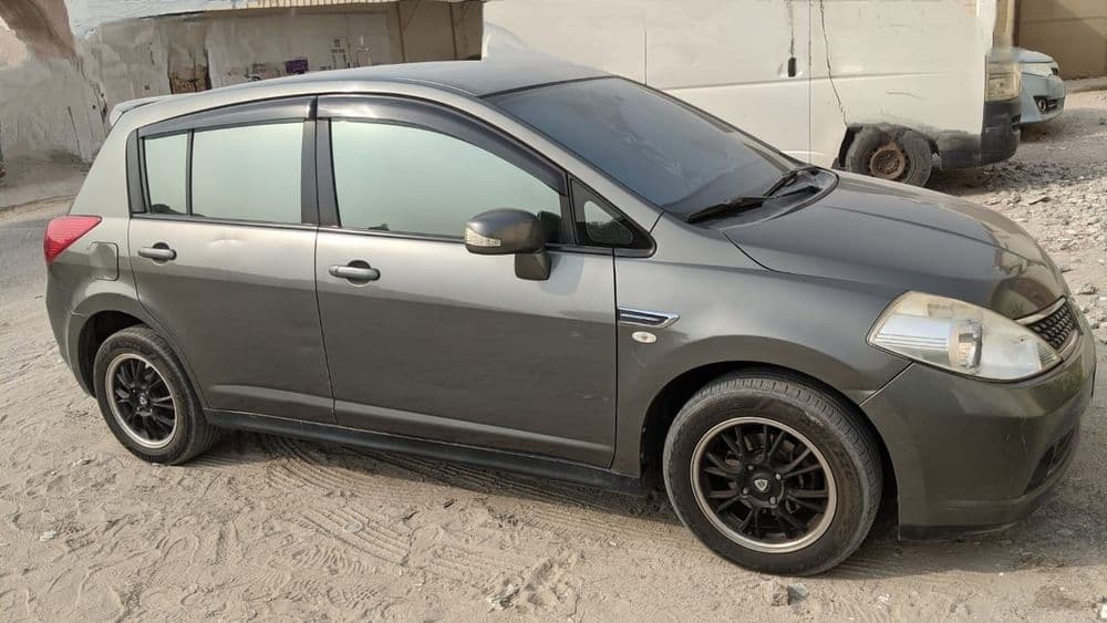 نيسان تييدا Hatchback 2009 مستعملة