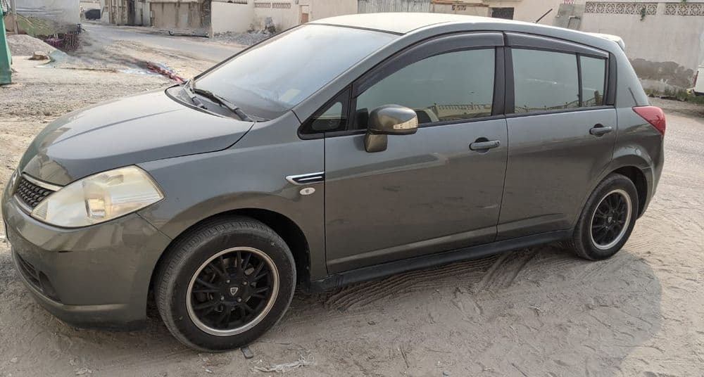 نيسان تييدا Hatchback 2009 مستعملة