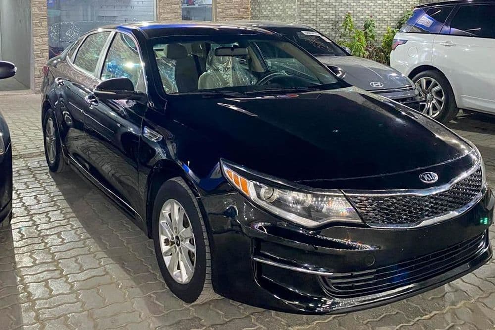 كيا أوبتيما 4 Door 2.4L LX 2018 مستعملة
