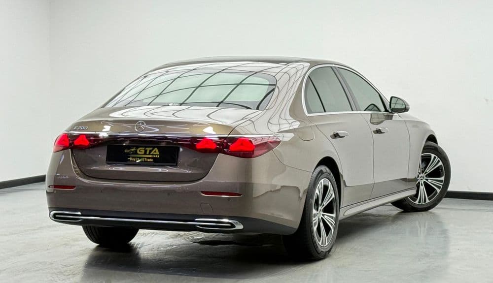 مستعملة مرسيدس بنز الفئة -إي E 200 AMG 2024