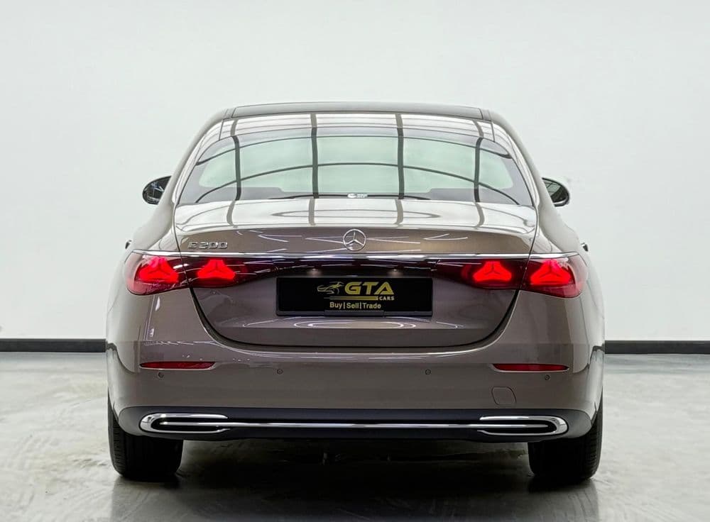 مستعملة مرسيدس بنز الفئة -إي E 200 AMG 2024