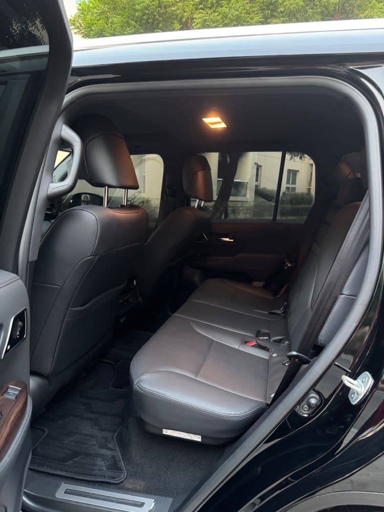 مستعملة تويوتا لاند كروزر 3.5T GXR 2024