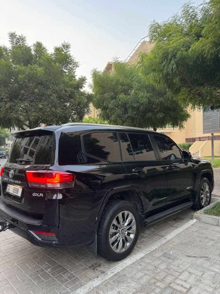 مستعملة تويوتا لاند كروزر 3.5T GXR 2024