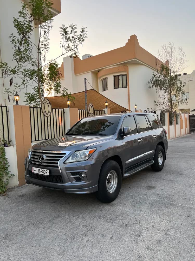 Used Lexus LX 570 5 door 5.7L 2013