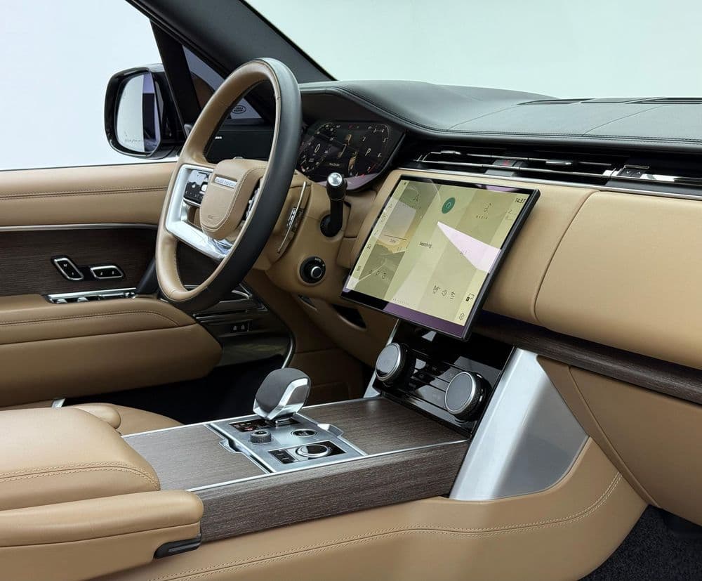 مستعملة لاند روفر رنج روفر 4.4T First Edition 530PS 2023