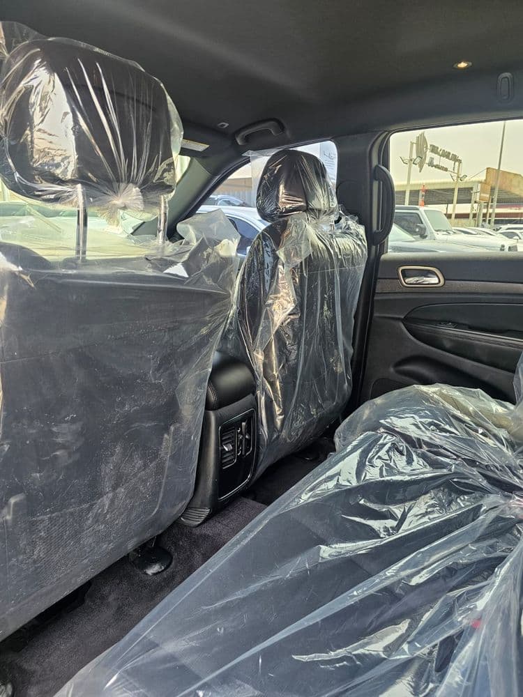 مستعملة جيب جراند شيروكي 3.6L Laredo 2017