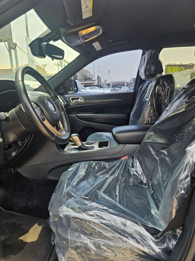 مستعملة جيب جراند شيروكي 3.6L Laredo 2017