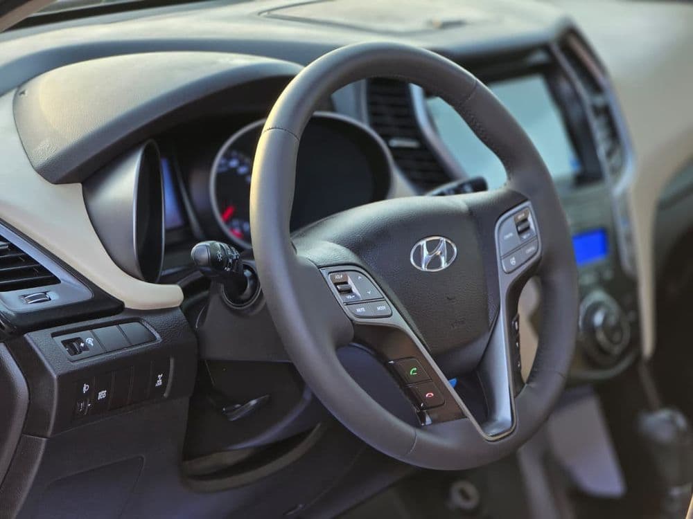 Used Hyundai Santa Fe 3.3L AWD 2016