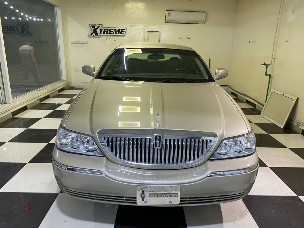 Used Lincoln Town Car 2010