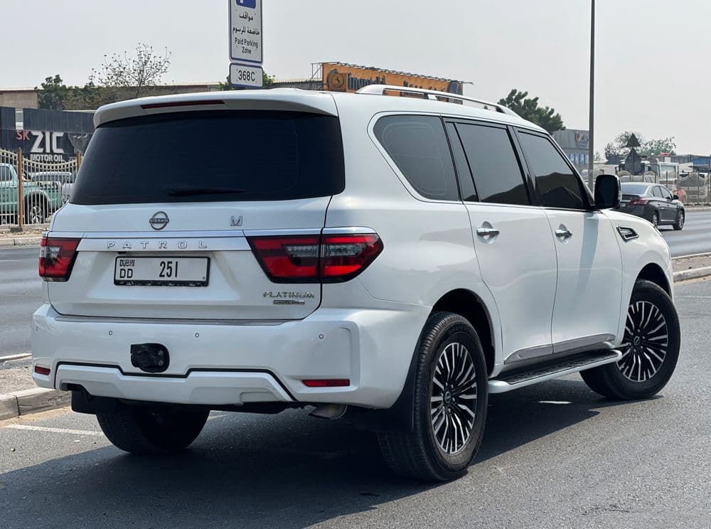 نيسان باترول 5.6L LE Platinum City 2022 مستعملة