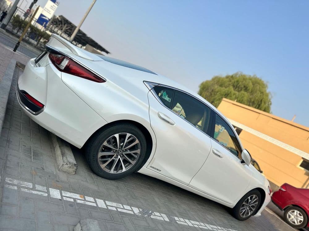 Used Lexus ES 300 Hybrid 2022
