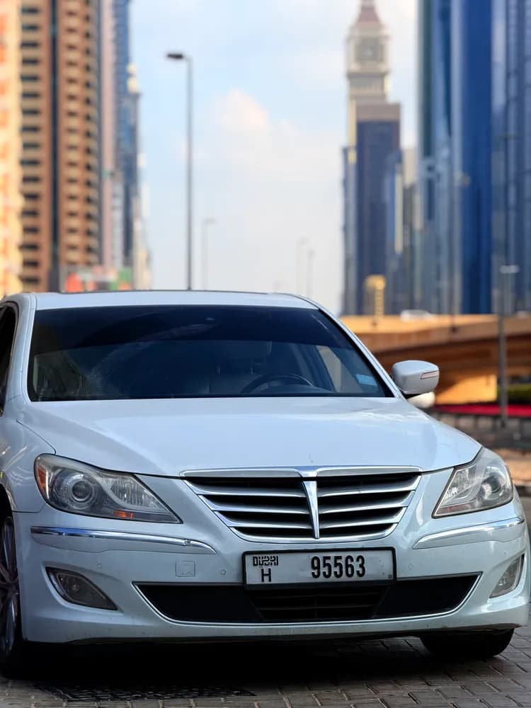 هيونداي جينيسيس 5.0 2012 مستعملة