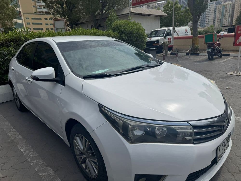 تويوتا كورولا 1.6L SE 2014 مستعملة