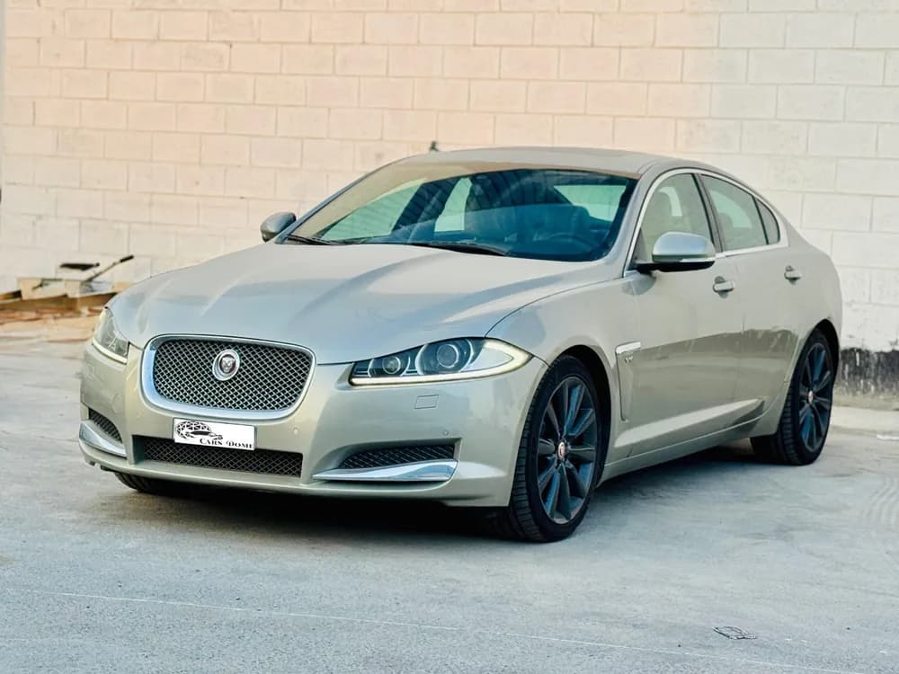 Used Jaguar XF 2.0T SE (250 PS) 2014