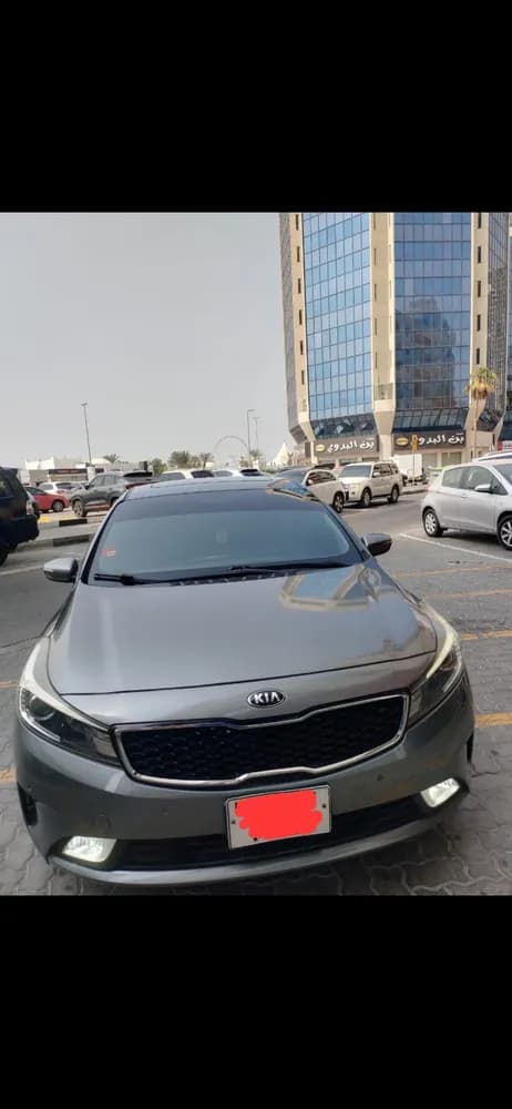 مستعملة كيا سيراتو هاتشباك 1.6L Base 2017
