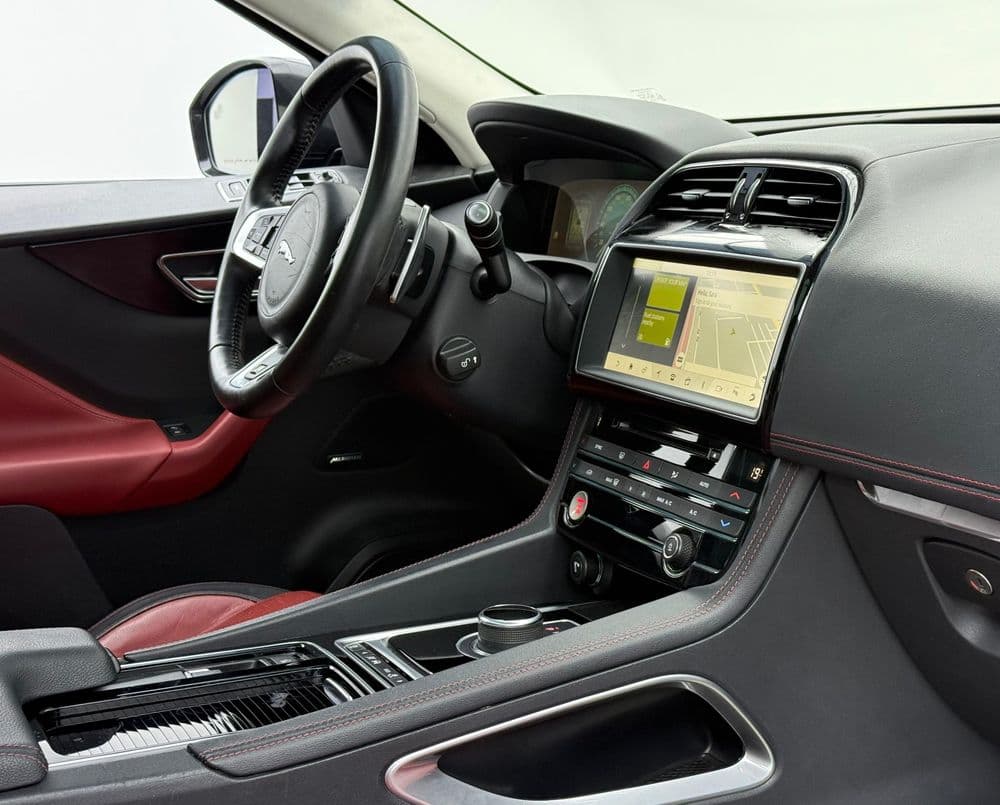 Used Jaguar F-Pace 2.0T R-Sport 300 PS 2018