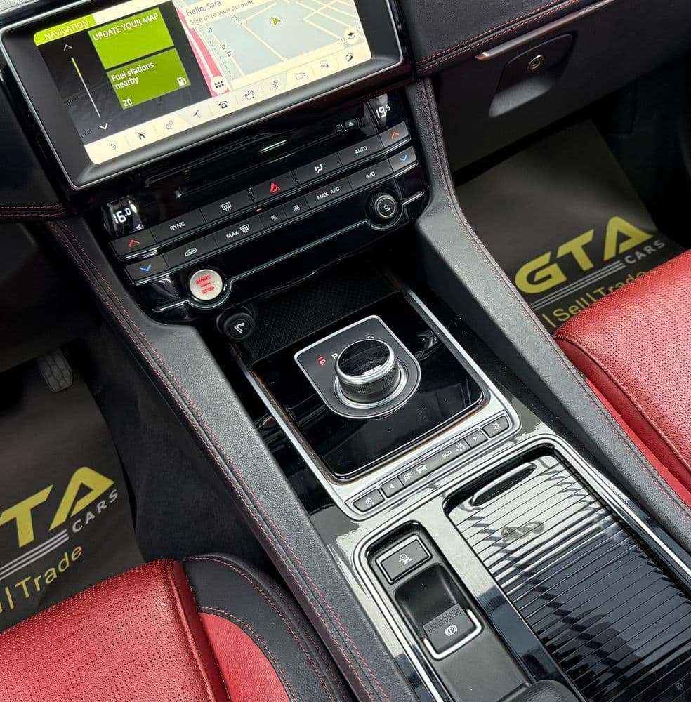 Used Jaguar F-Pace 2.0T R-Sport 300 PS 2018