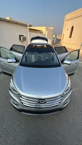 هيونداي سانتافيه 3.3L دفع رباعي Top 2016 مستعملة