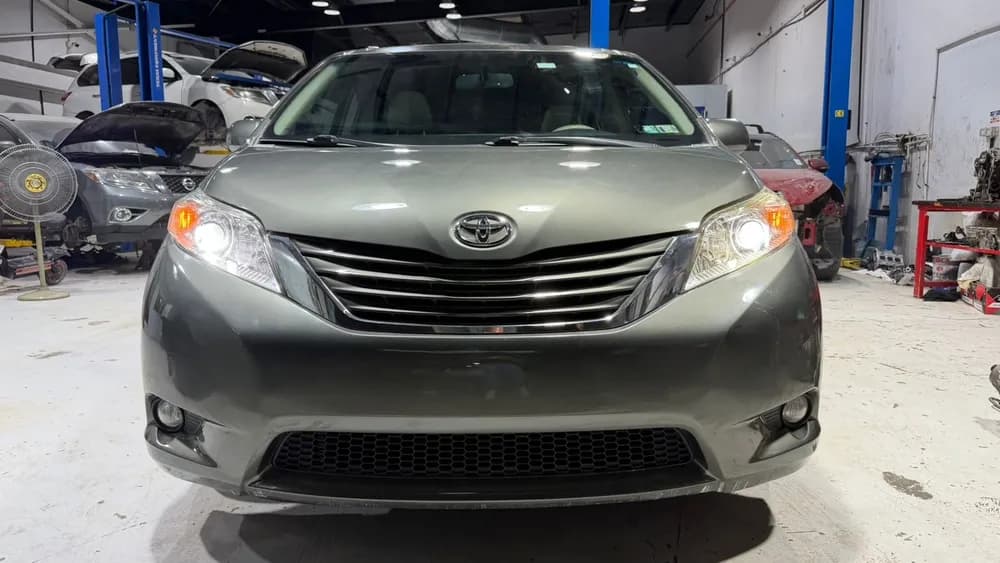 Used Toyota Sienna 2011