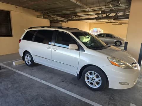 Used Toyota Sienna 2006