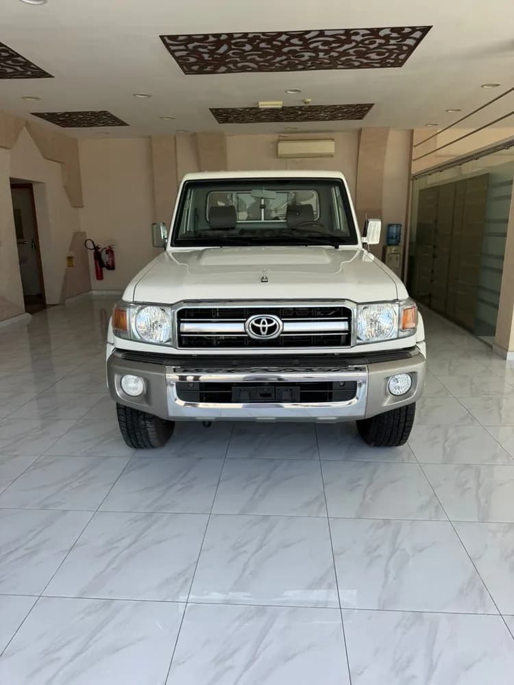تويوتا لاند كروزر بيك أب 4.0L Single Cab 2022 مستعملة