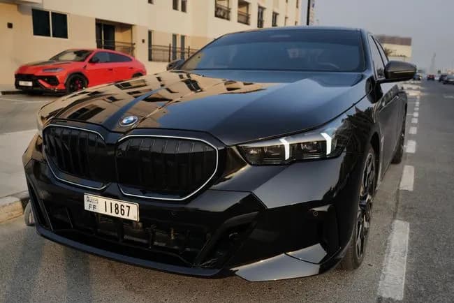 بي إم دبليو 5-series 530i 2025 مستعملة