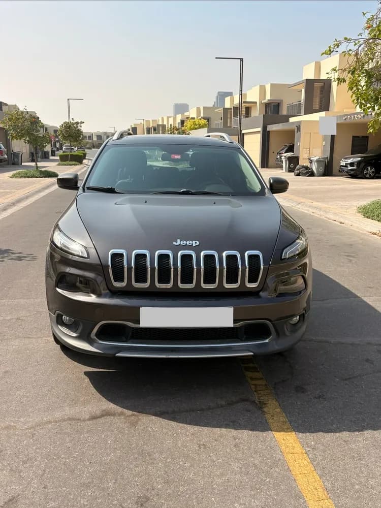 جيب شيروكي Limited 3.2L 2017 مستعملة