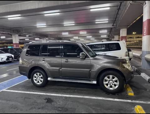 ميتسوبيشي باجيرو 3.8L 5 Door Full 2010 مستعملة ميتسوبيشي باجيرو 3.8L 5 Door Full 2010 مستعملة للبيع