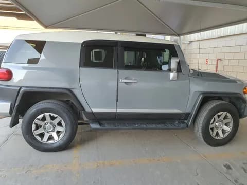 تويوتا اف جاي كروزر 5 Door 4.0L (Automatic) 2015 مستعملة تويوتا اف جاي كروزر 5 Door 4.0L (Automatic) 2015 مستعملة للبيع