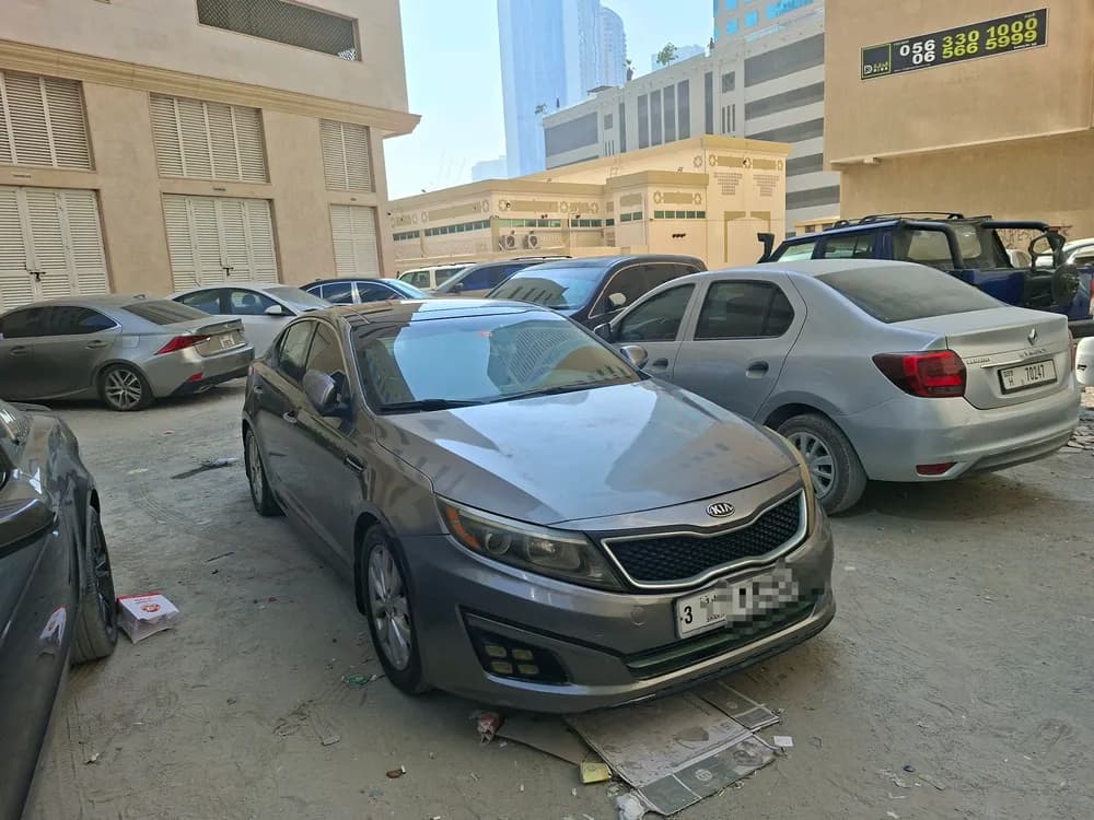 كيا أوبتيما 4 Door 2.0L LX 2015 مستعملة