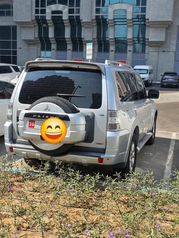 ميتسوبيشي باجيرو 3.5L 5 Door Basic 2010 مستعملة ميتسوبيشي باجيرو 3.5L 5 Door Basic 2010 مستعملة used_cars.forSale