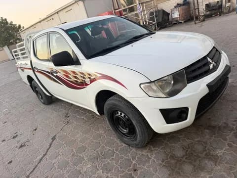 ميتسوبيشي أل200 Double Cab 2013 مستعملة