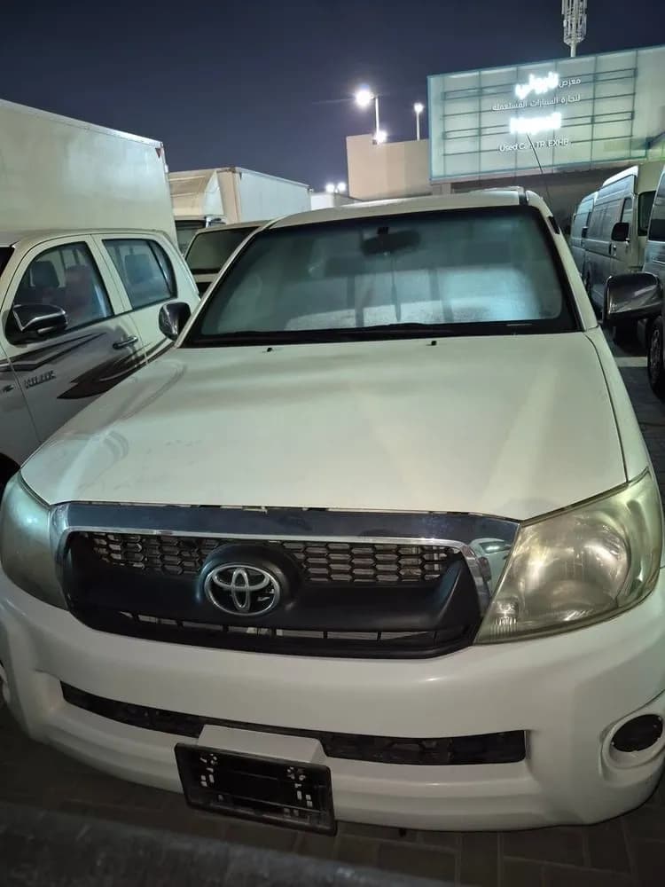 Used Toyota Hilux 2.4L Single Cab M/T Petrol (4x2) 2011