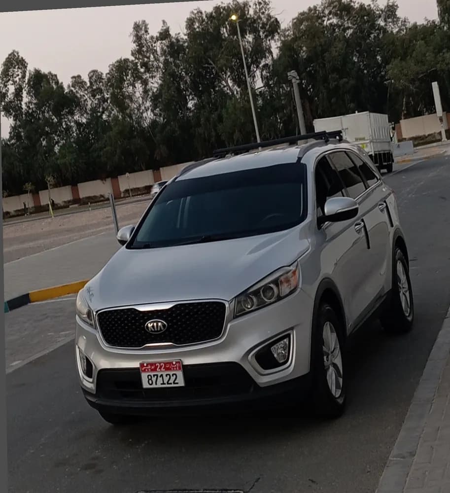 كيا سورينتو 2.4L 5 Seater 2016 مستعملة