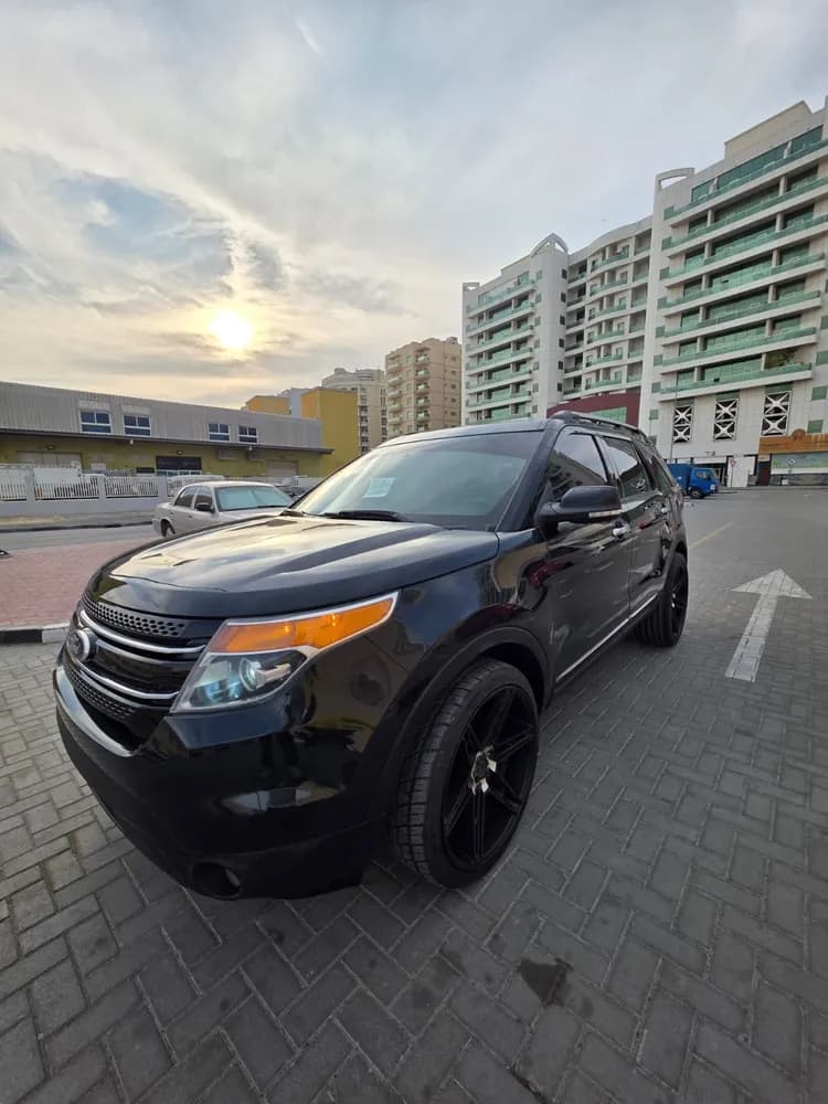 Used Ford Explorer 3.5L V6 XLT (AWD) Full Option 2015 Used Ford Explorer 3.5L V6 XLT (AWD) Full Option 2015 used_cars.forSale