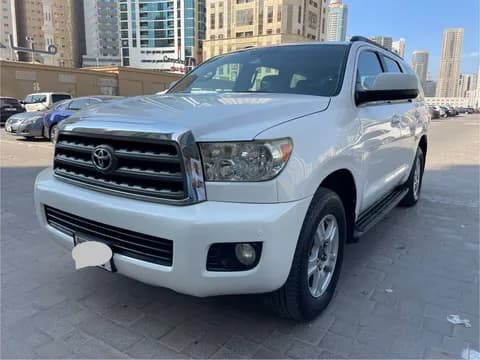 تويوتا سيكويا 5.7L V8 2015 مستعملة