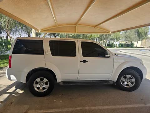 Used Nissan Pathfinder 3.5 SE 2015