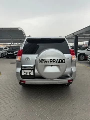 تويوتا لاند كروز برادو 5 Door 4.0L (Automatic) 2012 مستعملة