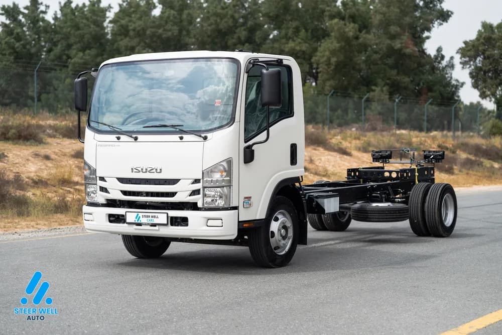 New Isuzu NPR 2025